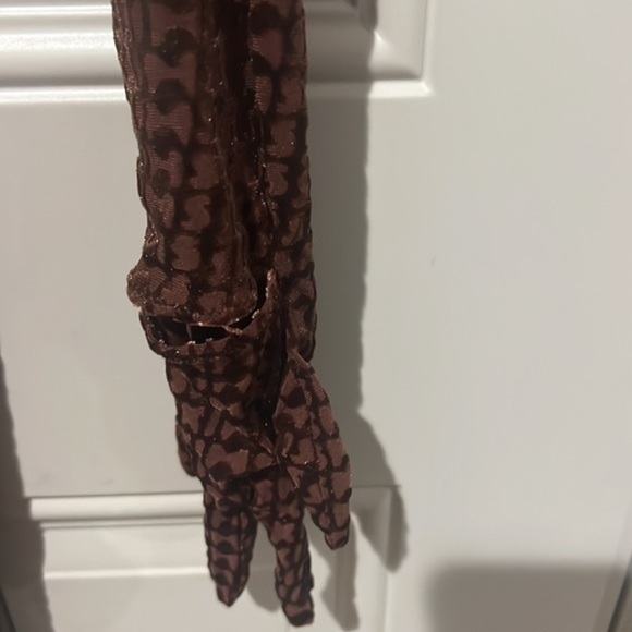 Skims - Picture 5 of 10